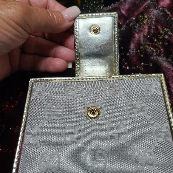 EUC Gucci Wallet - Picture 10 of 15